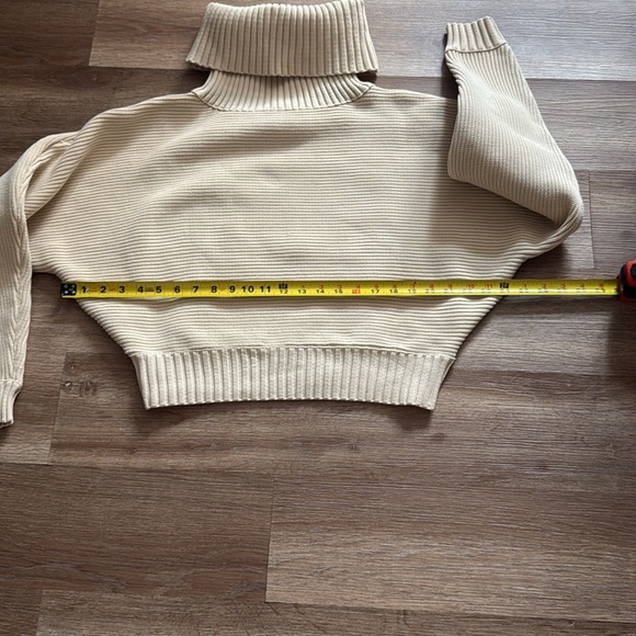 Murua turtle neck sweater - Picture 7 of 8